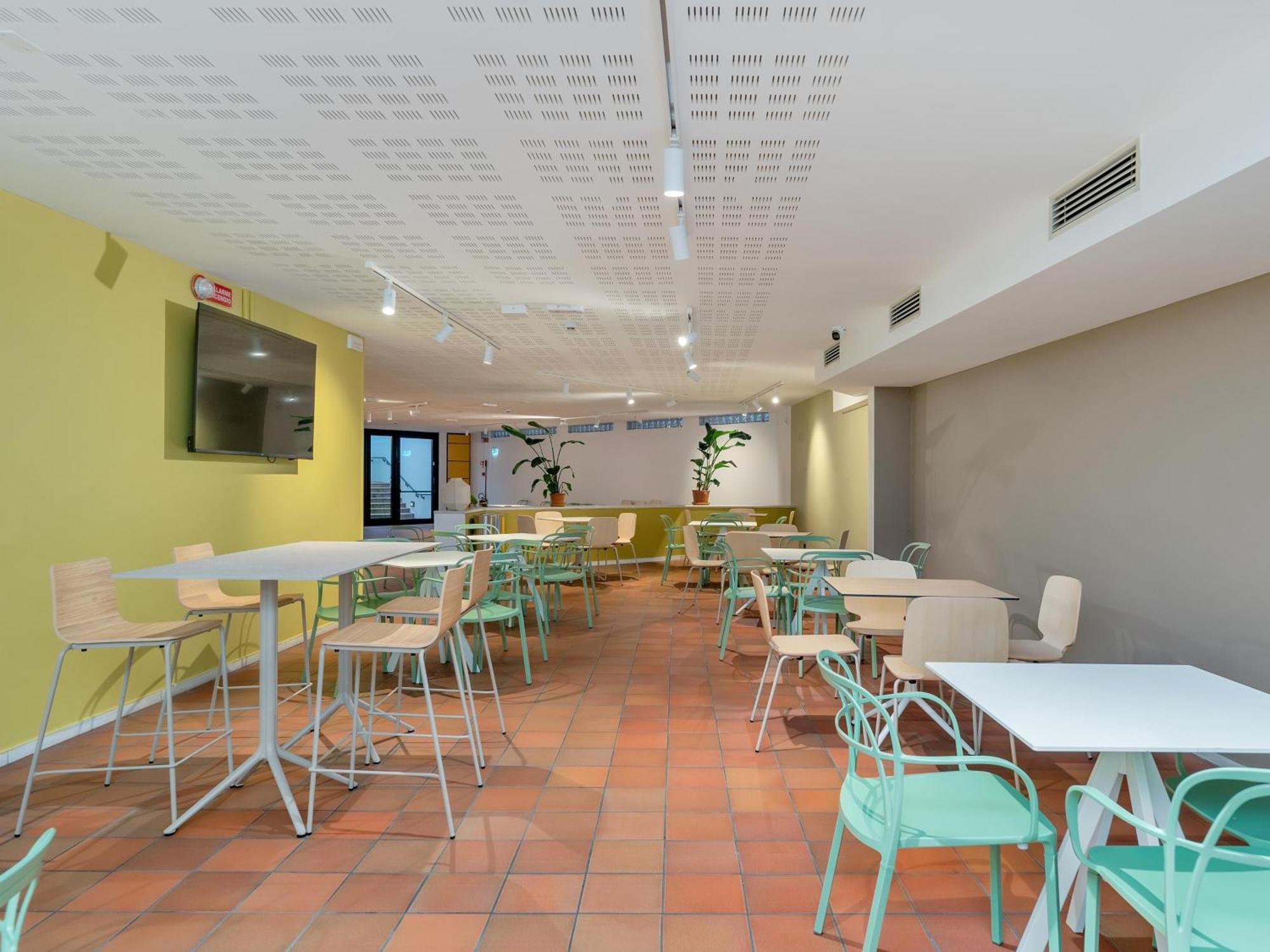 B&B Hotel Alba Luaran gambar