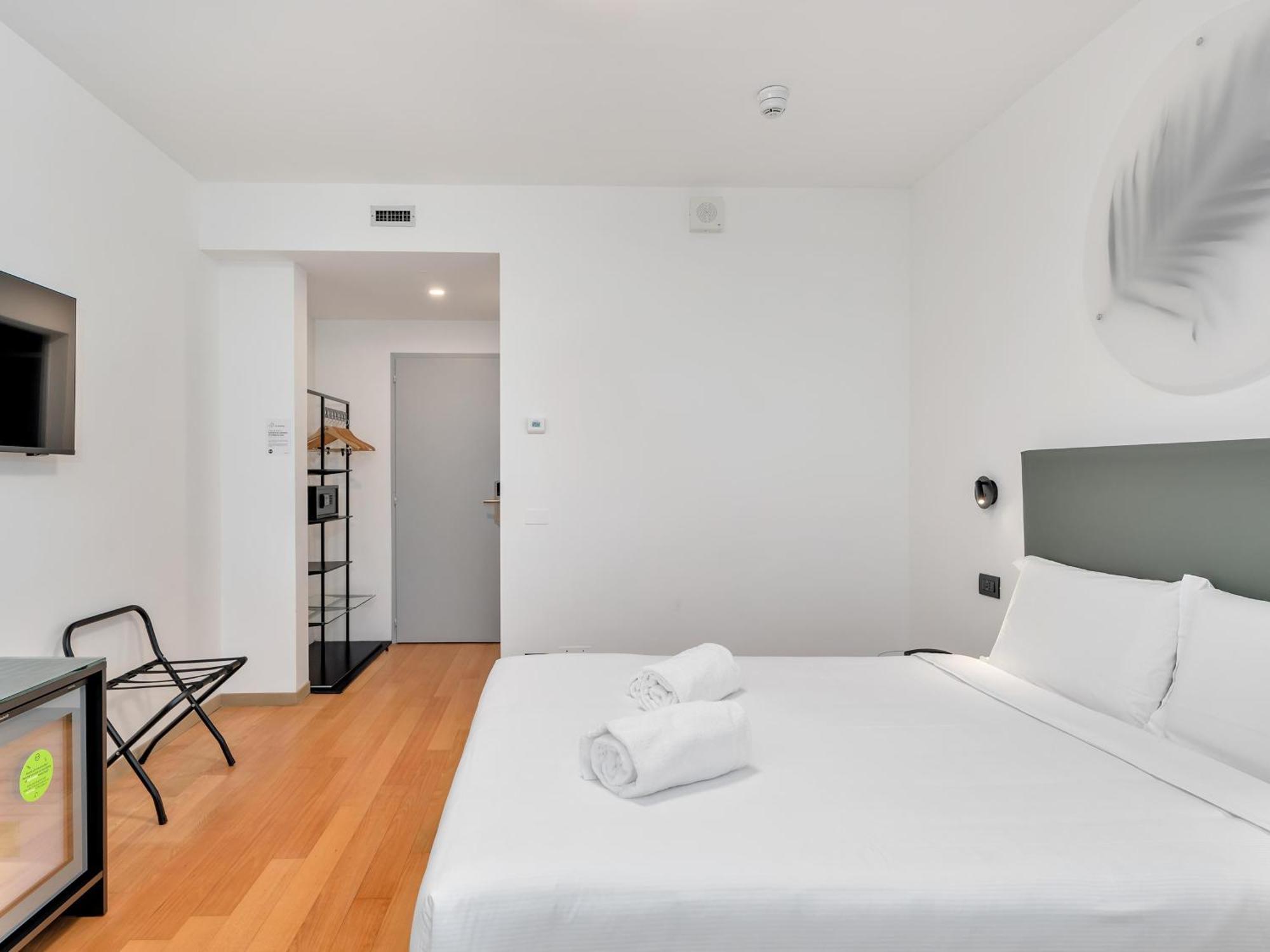 B&B Hotel Alba Luaran gambar