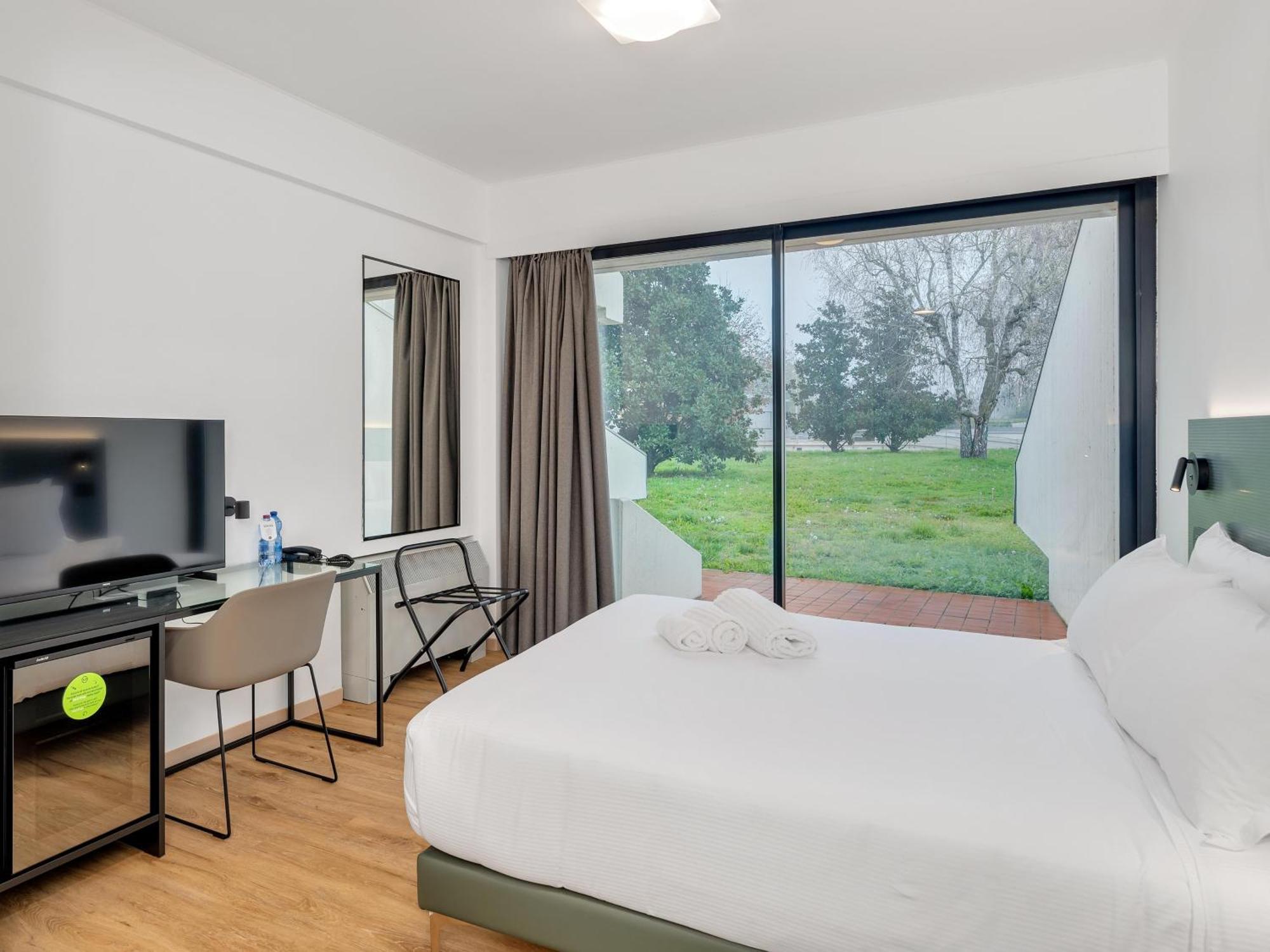 B&B Hotel Alba Luaran gambar
